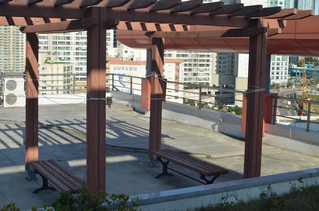 Popcorn Hostel Haeundae Busan Exterior foto